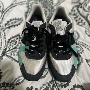 Nike White, Black & Teal Low-Top Sneakers